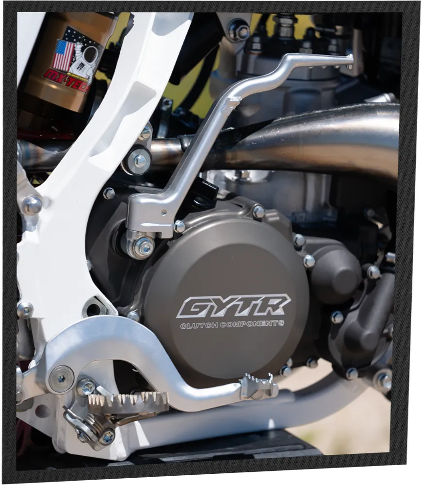 The GYTR billet clutch cover on the rebuilt YZ250 motor