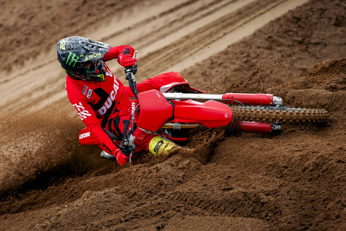 Antonio Cairoli — Gypsy Tales episode photo